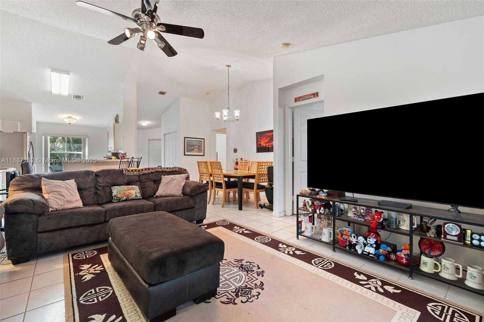 Small Image of 2103 BOREALIS WAY, Weston Number 8