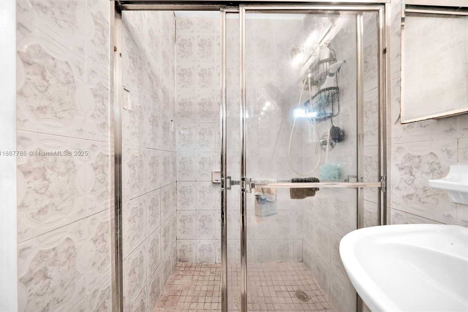 Small Image of 3825 NORTH WEST 193RD TER, Miami Gardens Number 14