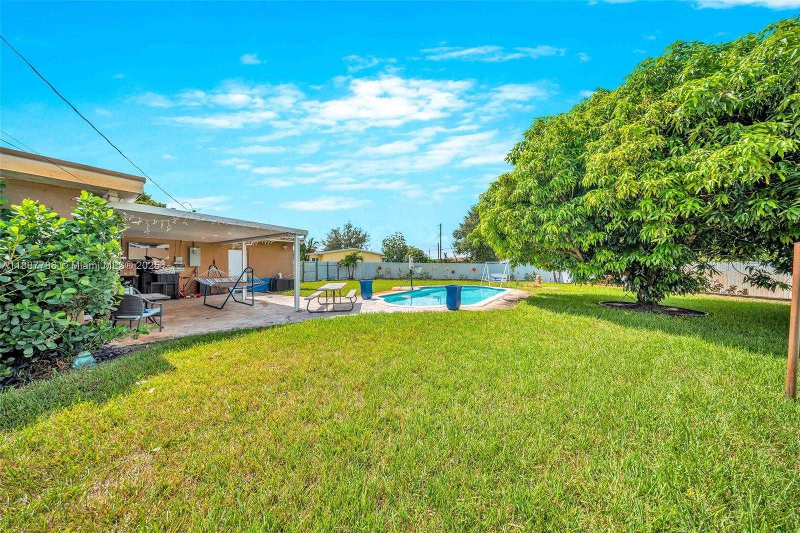 Small Image of 3825 NORTH WEST 193RD TER, Miami Gardens Number 23