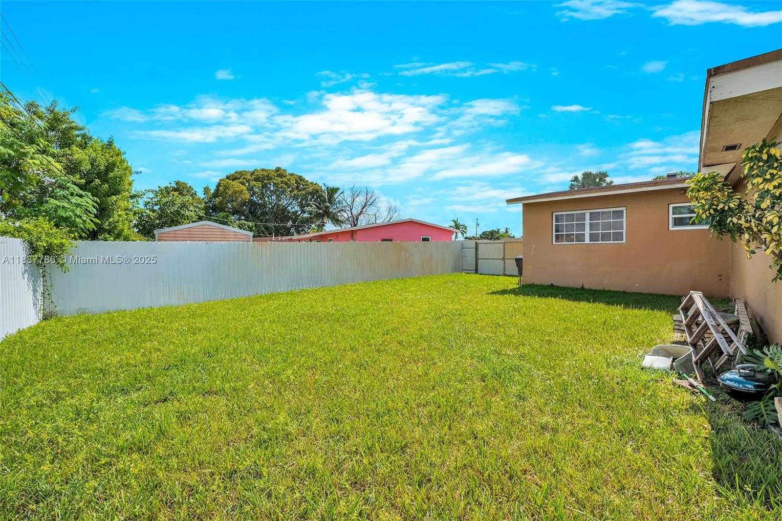 Small Image of 3825 NORTH WEST 193RD TER, Miami Gardens Number 25