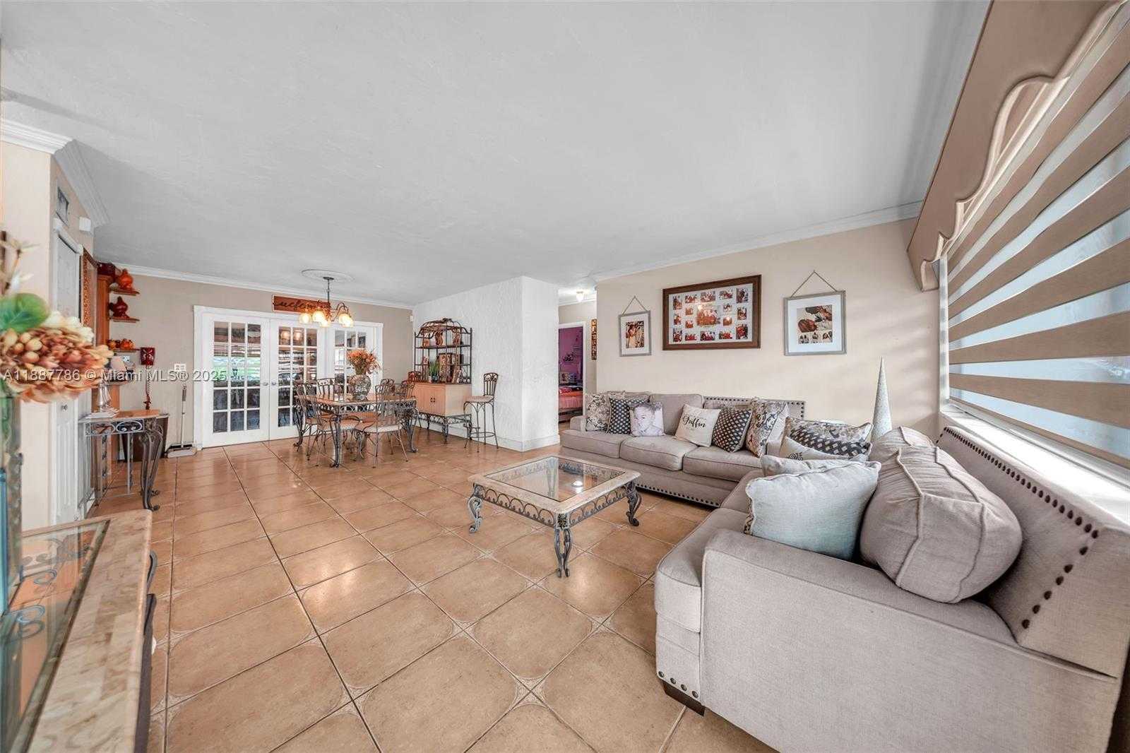 Small Image of 3825 NORTH WEST 193RD TER, Miami Gardens Number 3