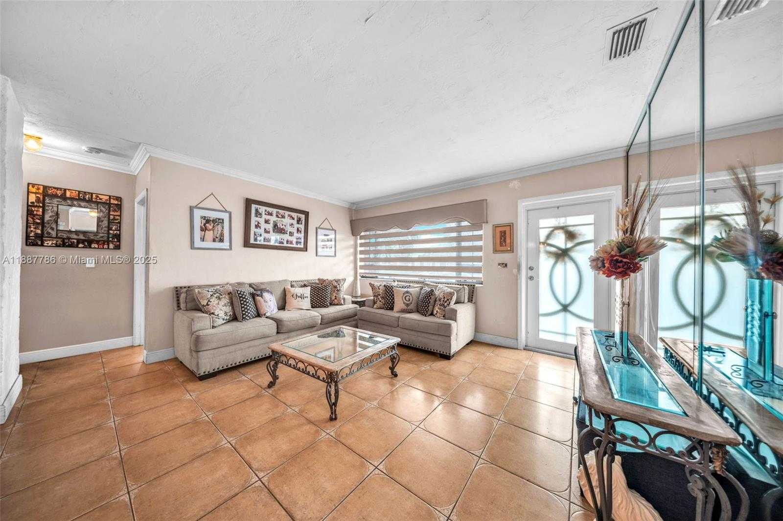 Small Image of 3825 NORTH WEST 193RD TER, Miami Gardens Number 5