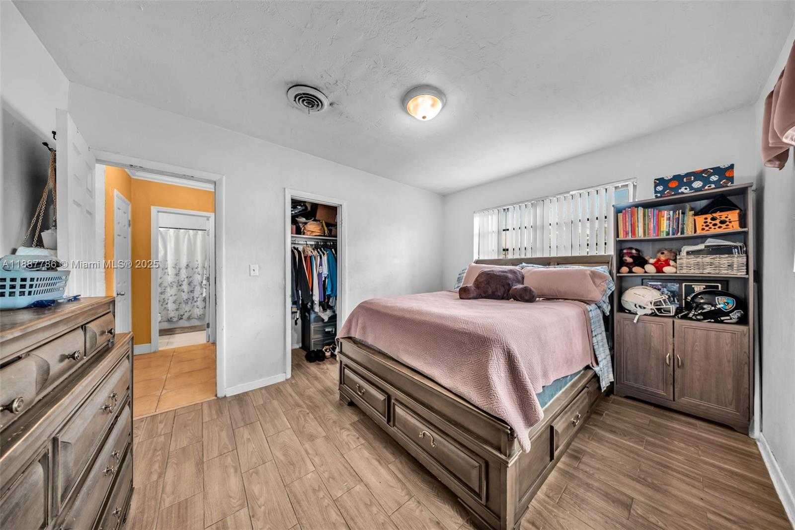 Small Image of 3825 NORTH WEST 193RD TER, Miami Gardens Number 8