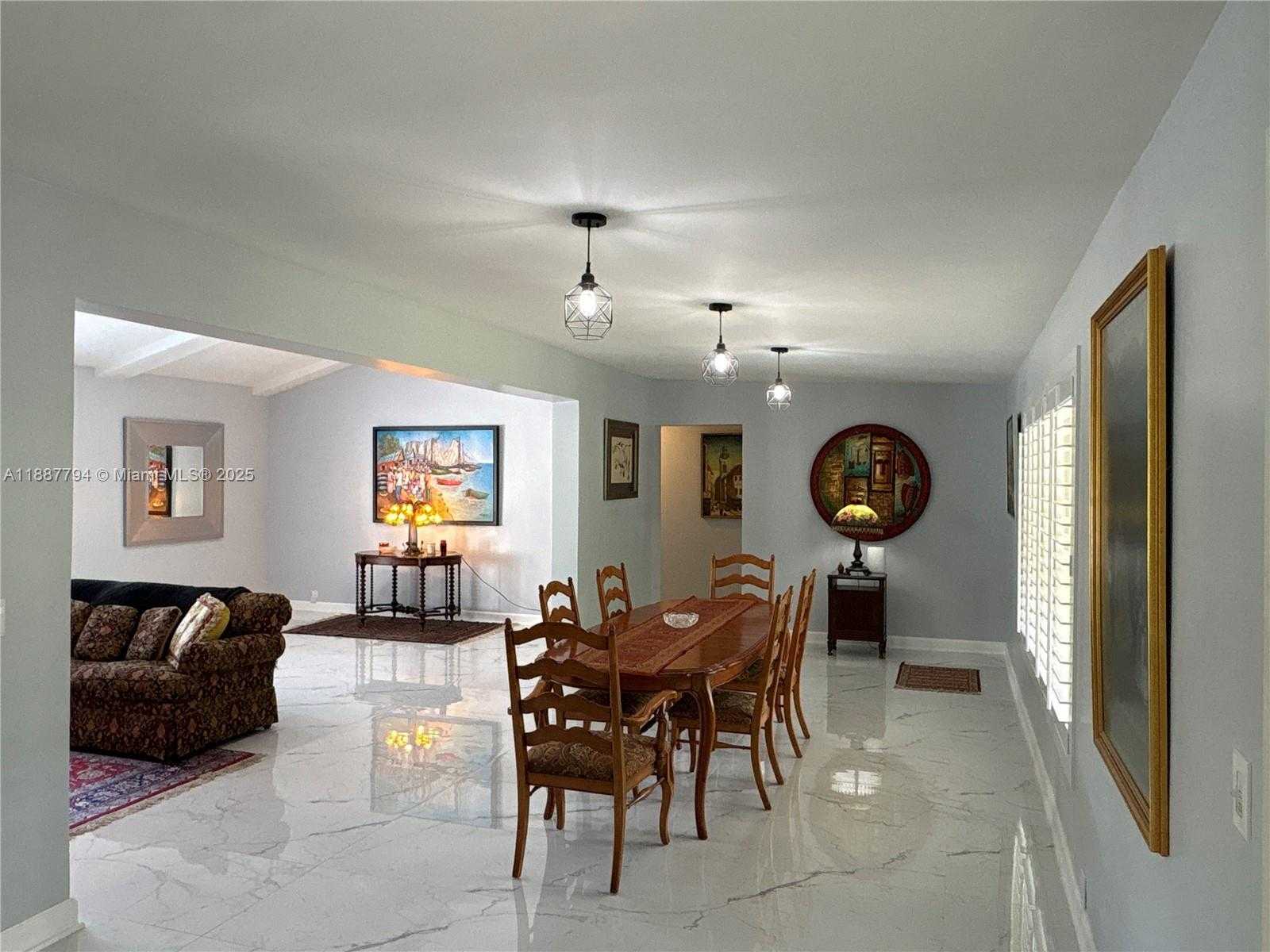 Small Image of 1110 WALLACE ST, Coral Gables Number 3