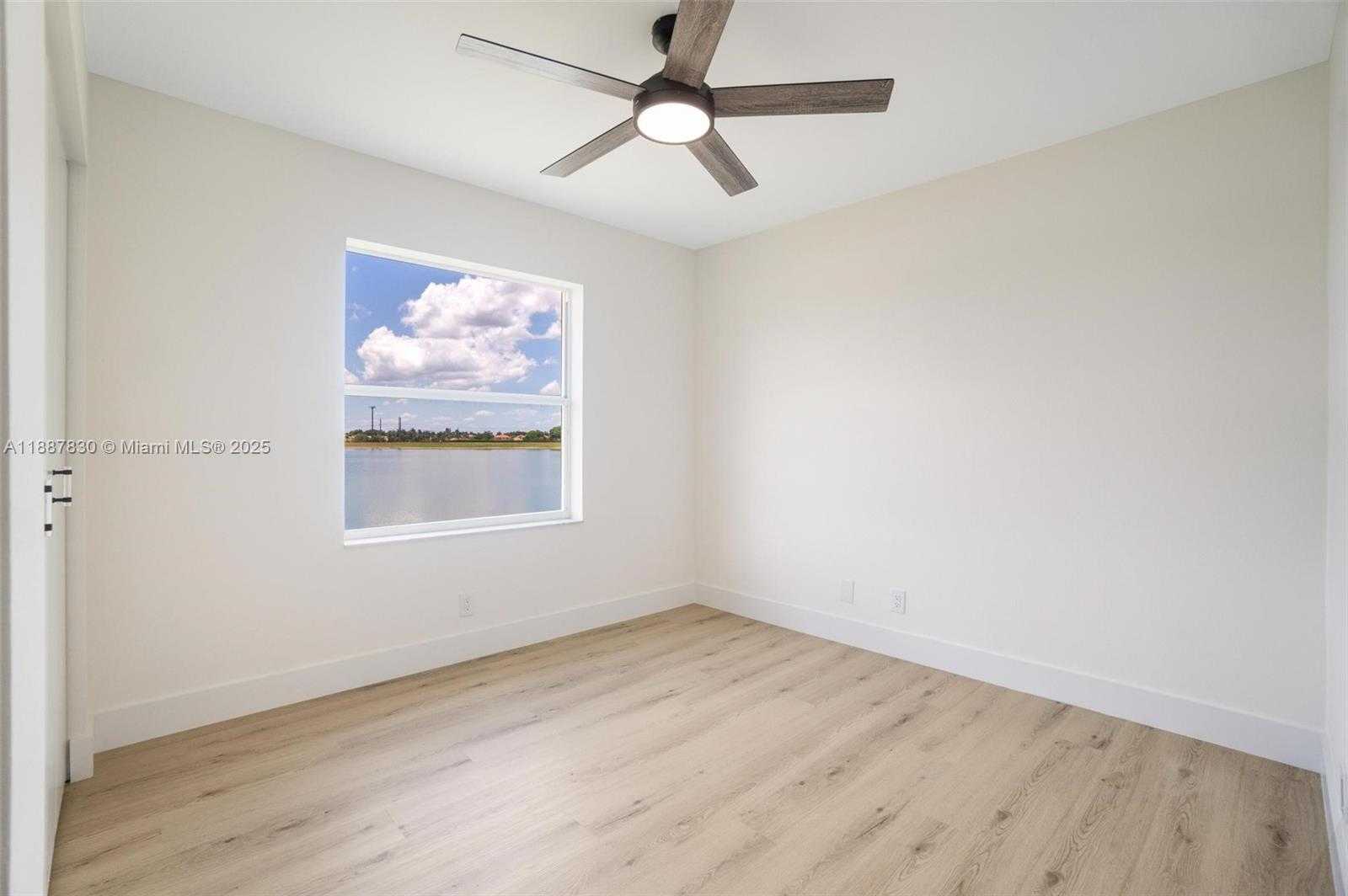 Small Image of 10728 OAK LAKE WAY, Boca Raton Number 16