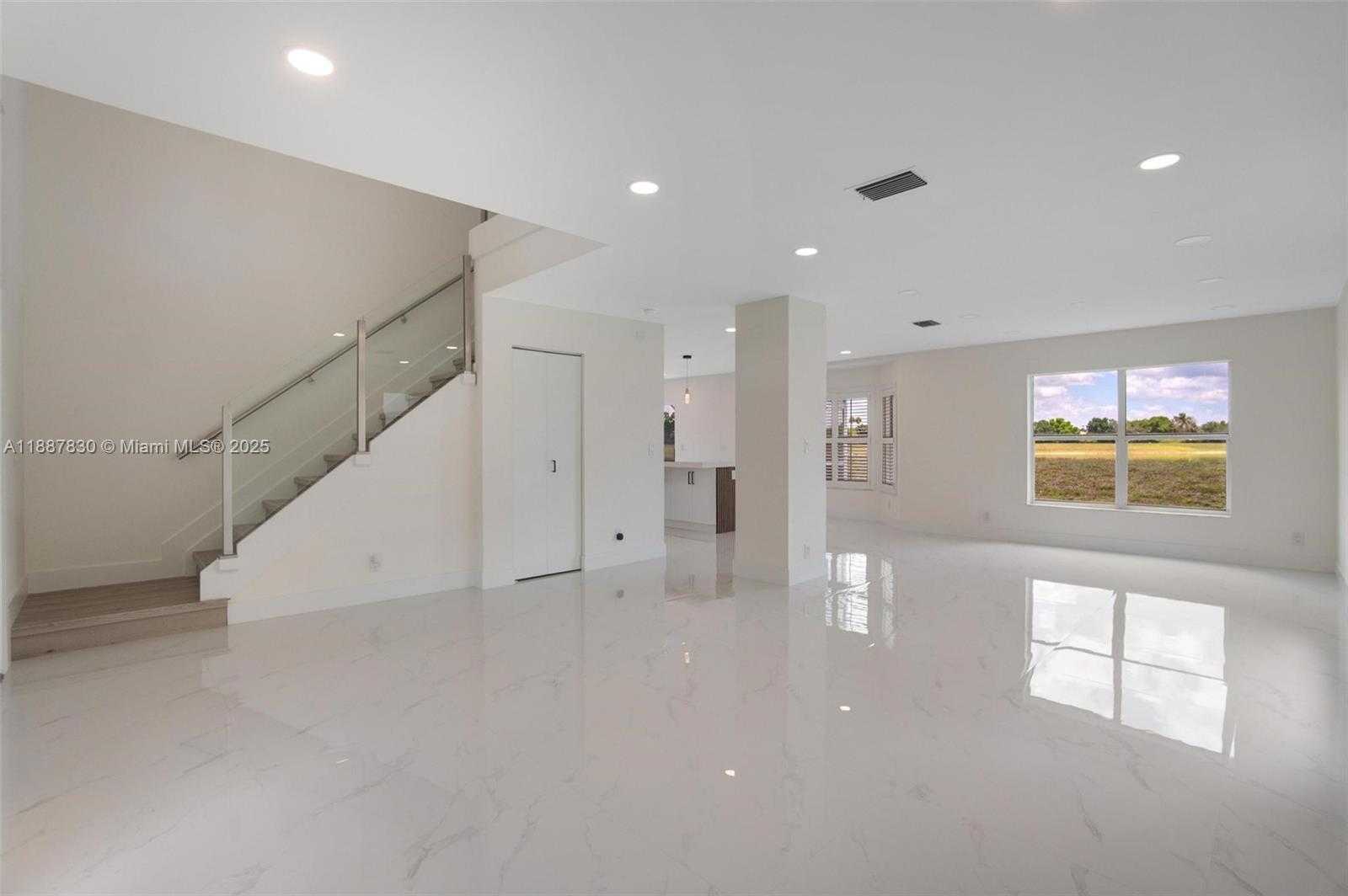 Small Image of 10728 OAK LAKE WAY, Boca Raton Number 3