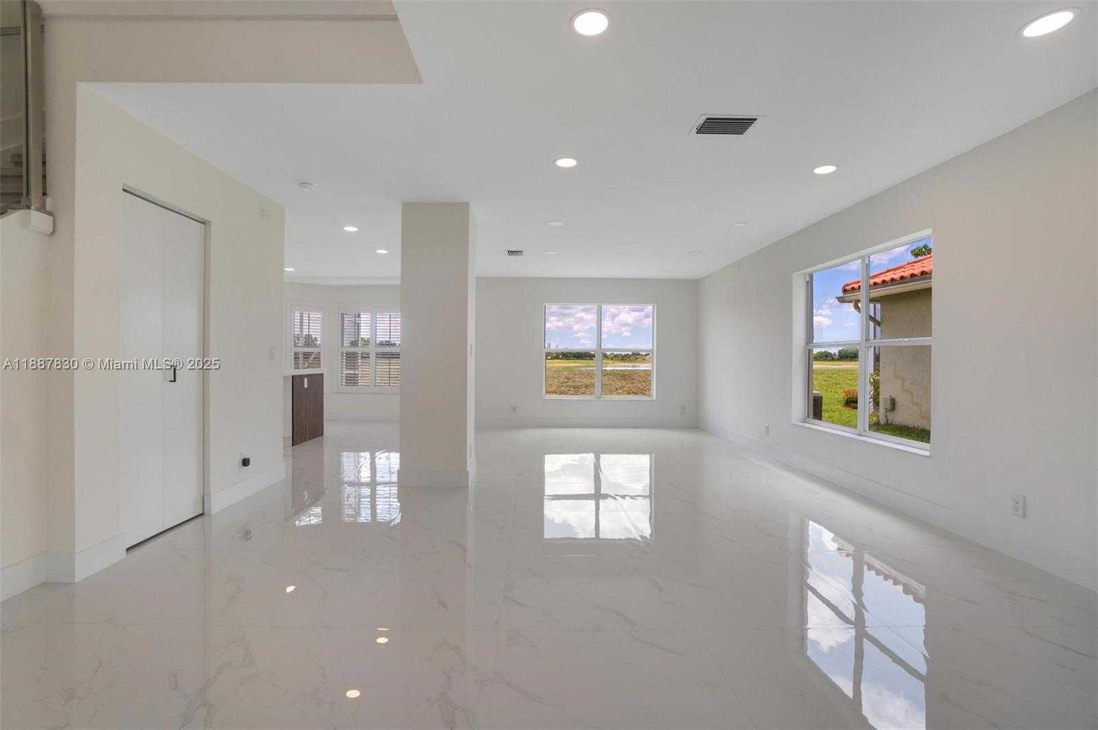 Small Image of 10728 OAK LAKE WAY, Boca Raton Number 4