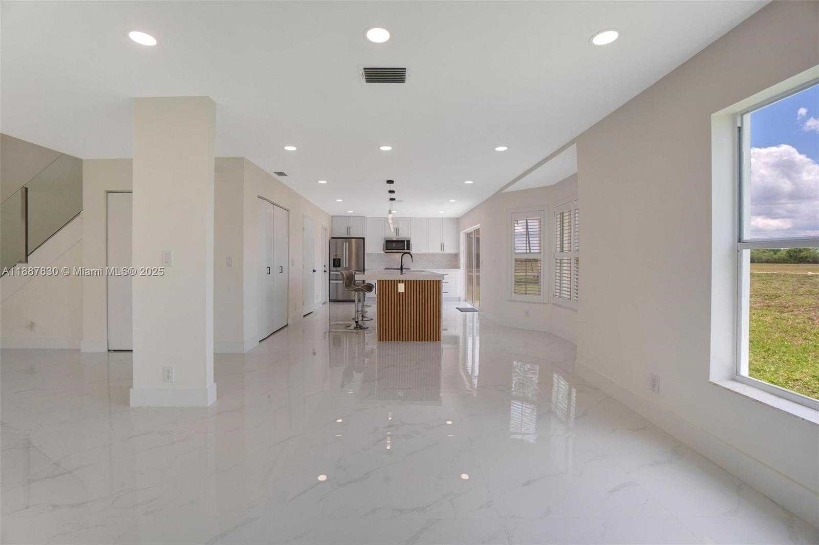 Small Image of 10728 OAK LAKE WAY, Boca Raton Number 5
