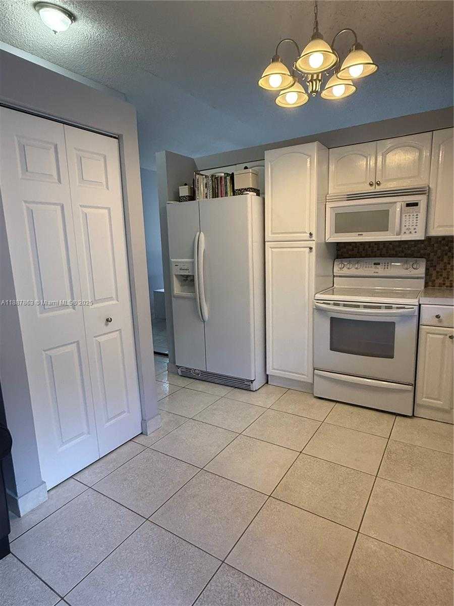 Small Image of 18456 NORTH WEST 22ND ST, Pembroke Pines Number 14