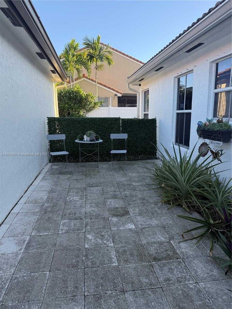 Small Image of 18456 NORTH WEST 22ND ST, Pembroke Pines Number 26