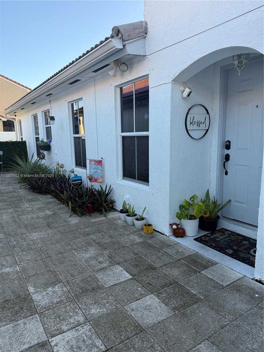 Small Image of 18456 NORTH WEST 22ND ST, Pembroke Pines Number 6