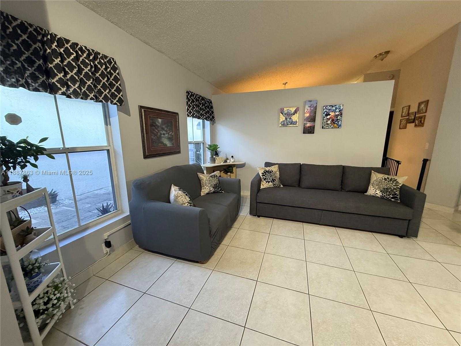 Small Image of 18456 NORTH WEST 22ND ST, Pembroke Pines Number 8