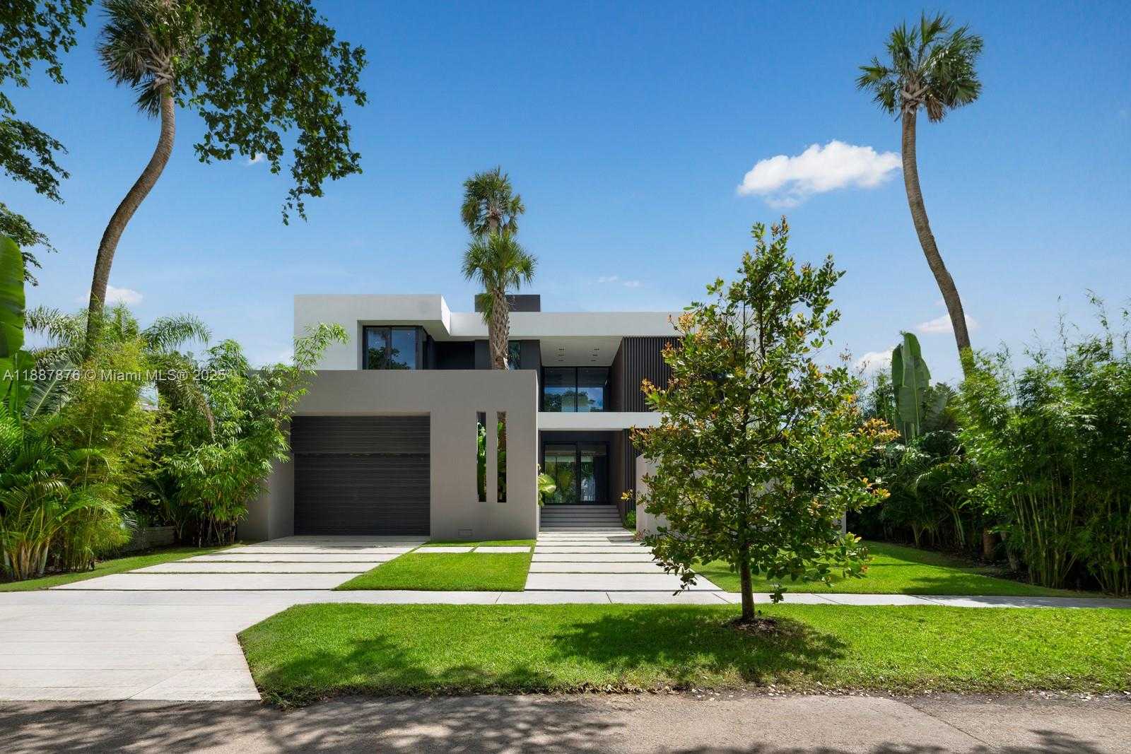 Small Image of 13225 ARCH CREEK TERR, North Miami Number 2