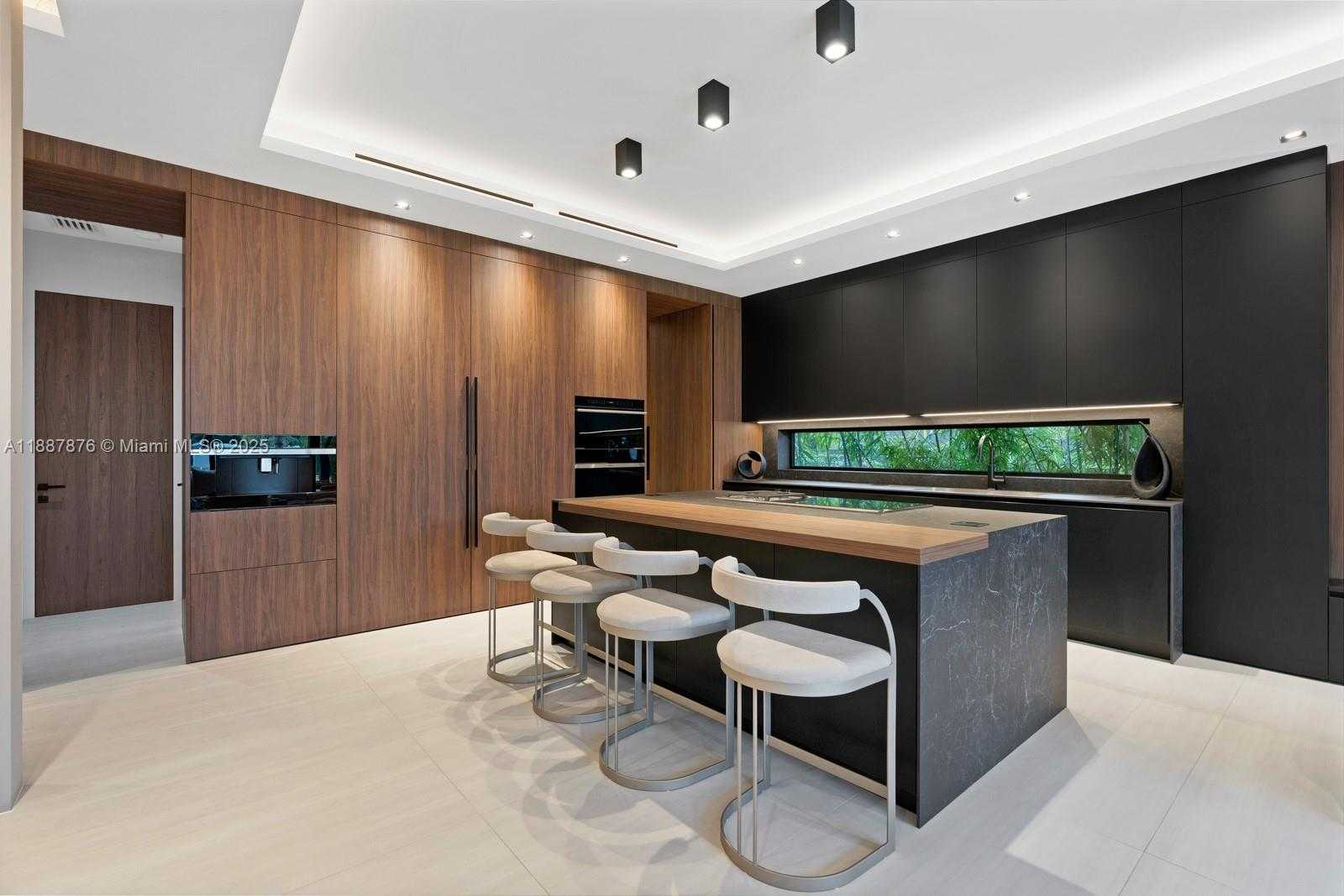 Small Image of 13225 ARCH CREEK TERR, North Miami Number 21