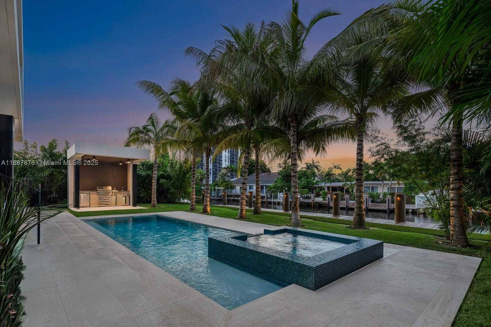 Small Image of 13225 ARCH CREEK TERR, North Miami Number 29