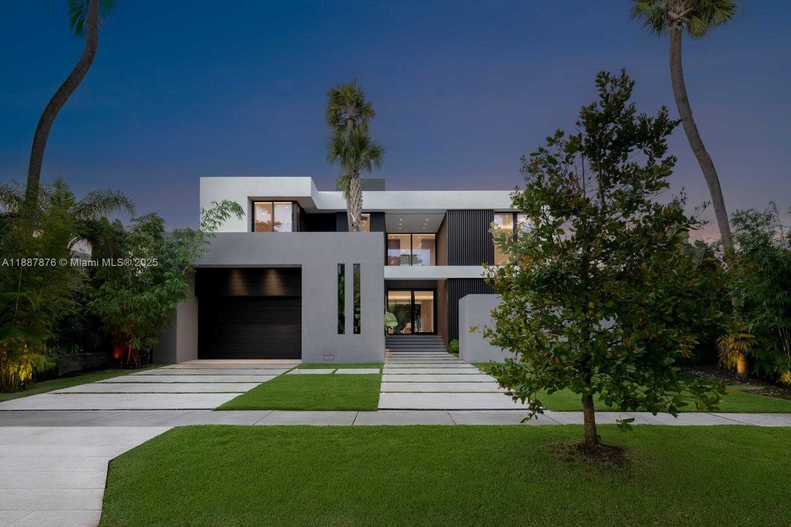 Small Image of 13225 ARCH CREEK TERR, North Miami Number 3