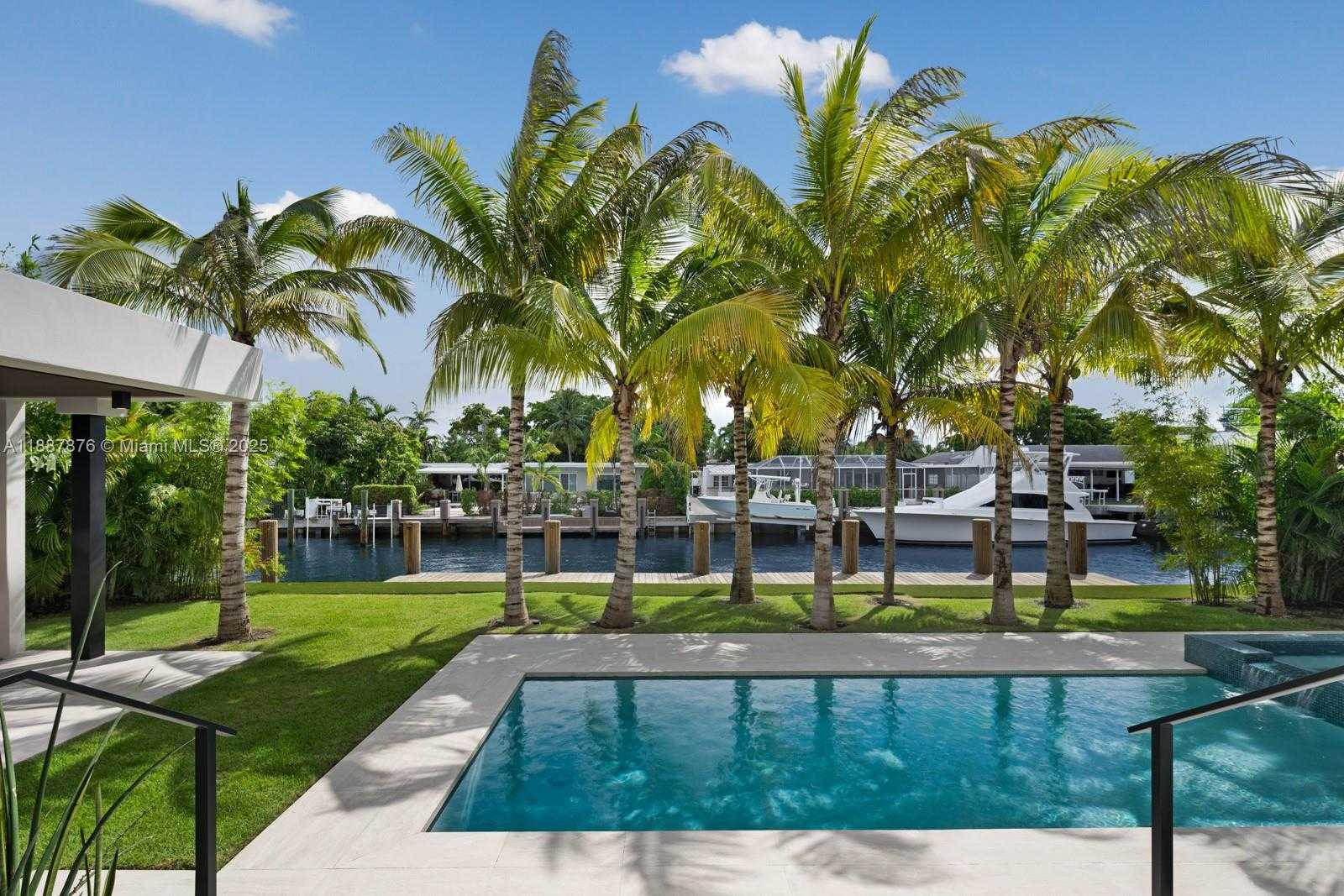 Small Image of 13225 ARCH CREEK TERR, North Miami Number 30