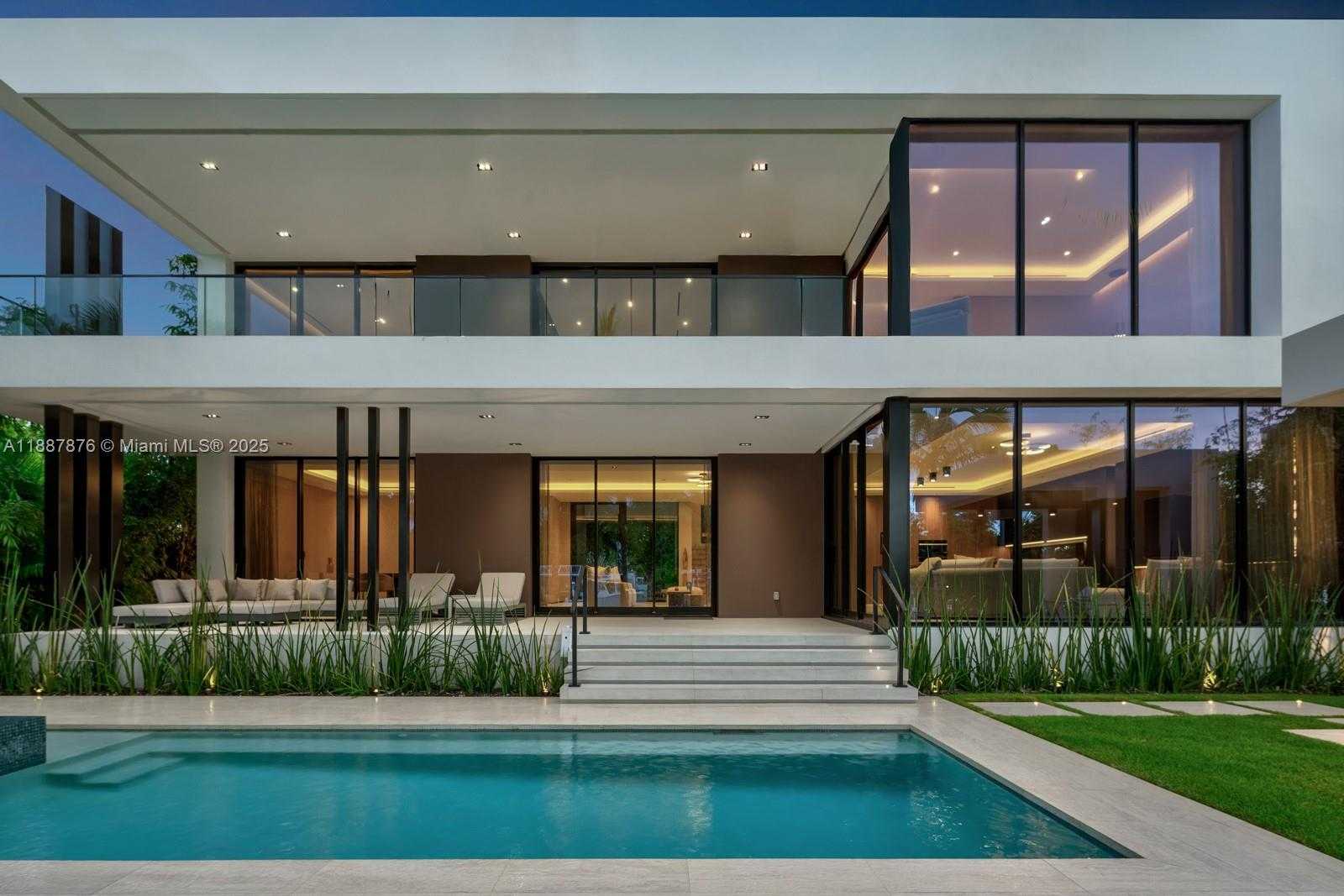Small Image of 13225 ARCH CREEK TERR, North Miami Number 32