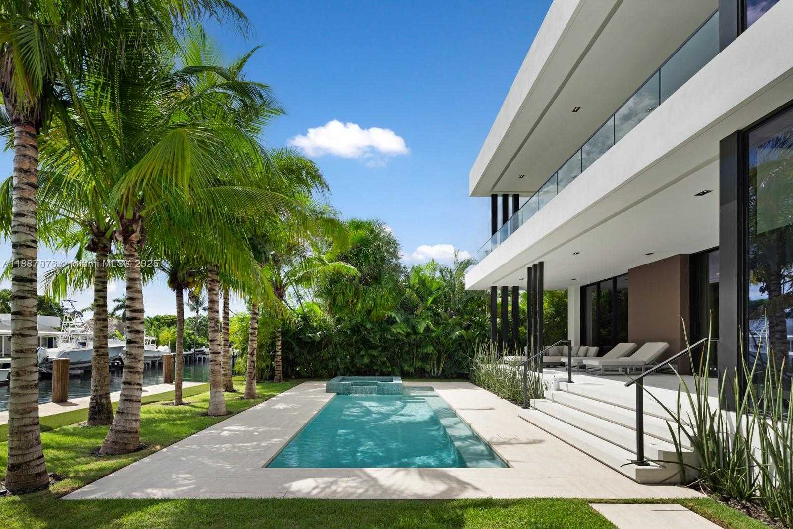 Small Image of 13225 ARCH CREEK TERR, North Miami Number 36