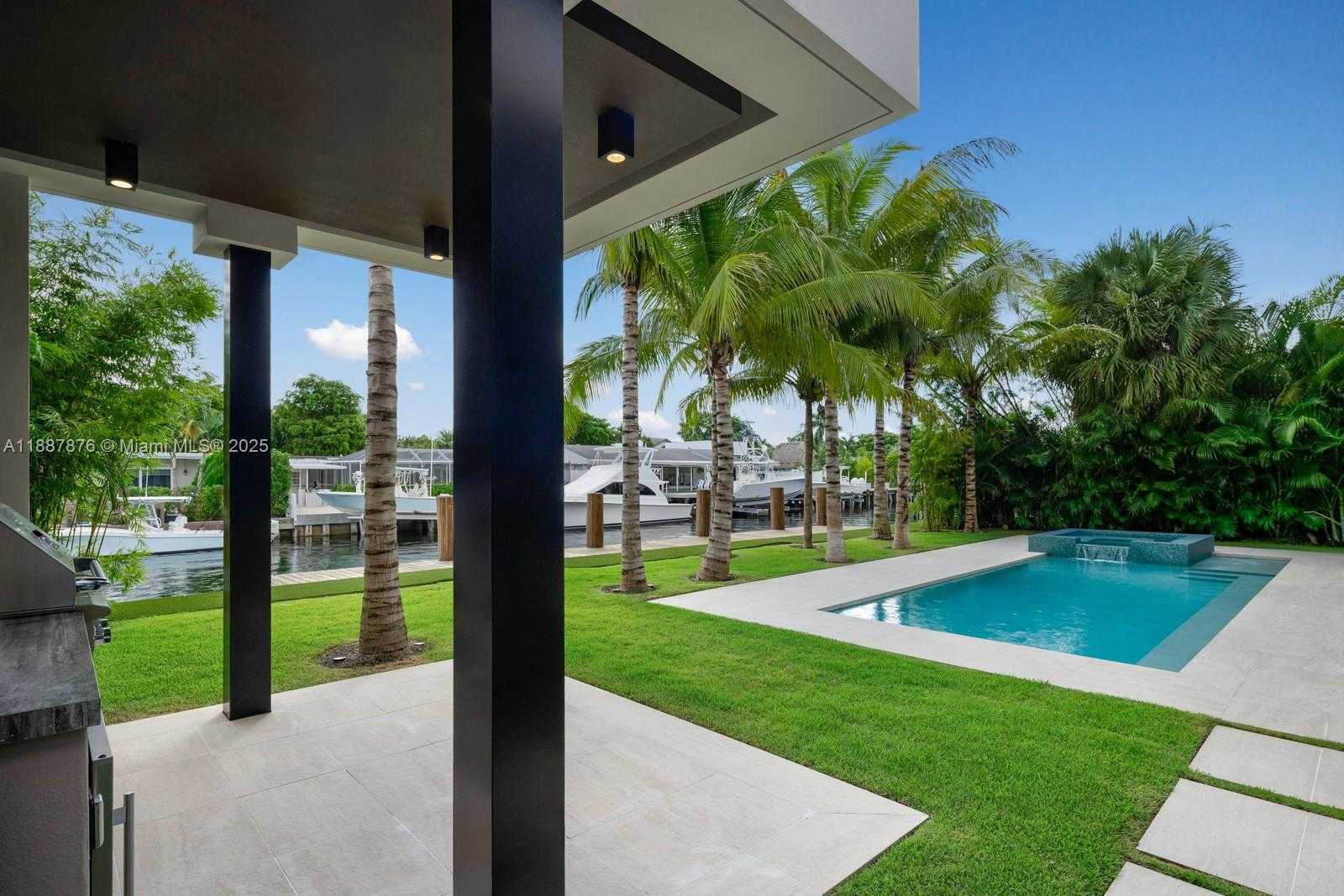Small Image of 13225 ARCH CREEK TERR, North Miami Number 39