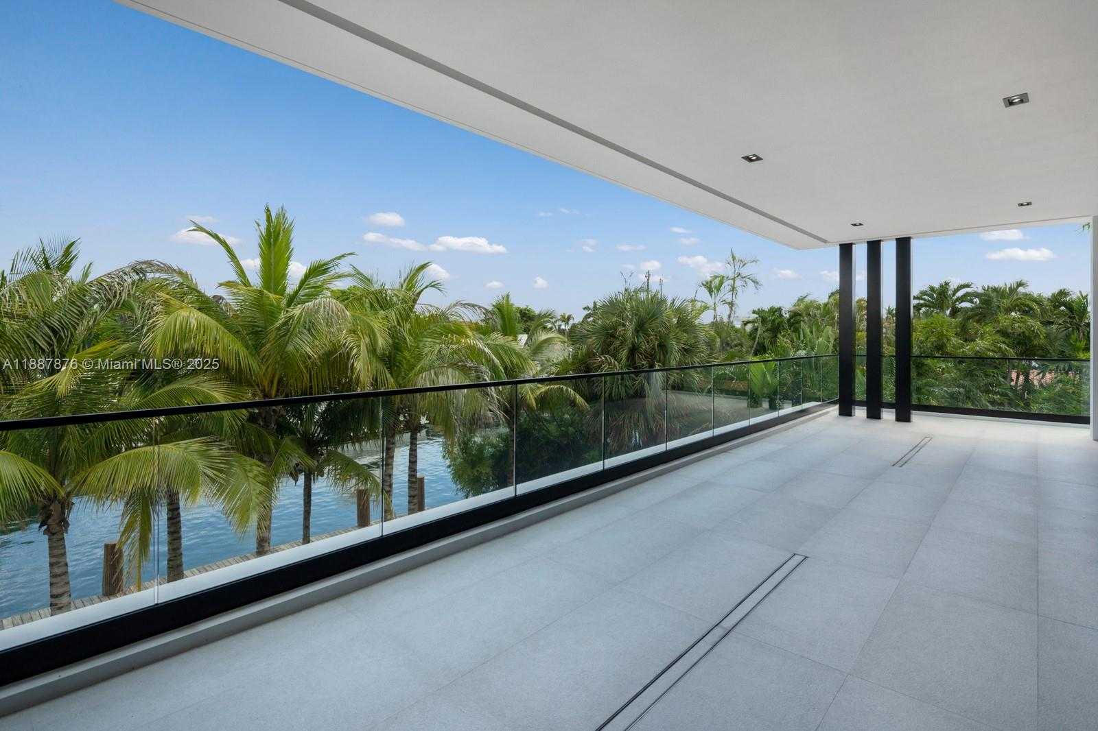 Small Image of 13225 ARCH CREEK TERR, North Miami Number 48