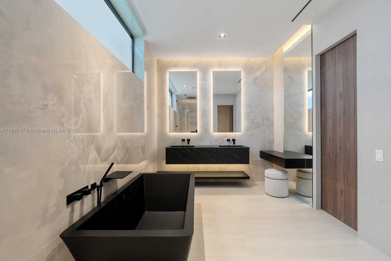 Small Image of 13225 ARCH CREEK TERR, North Miami Number 54