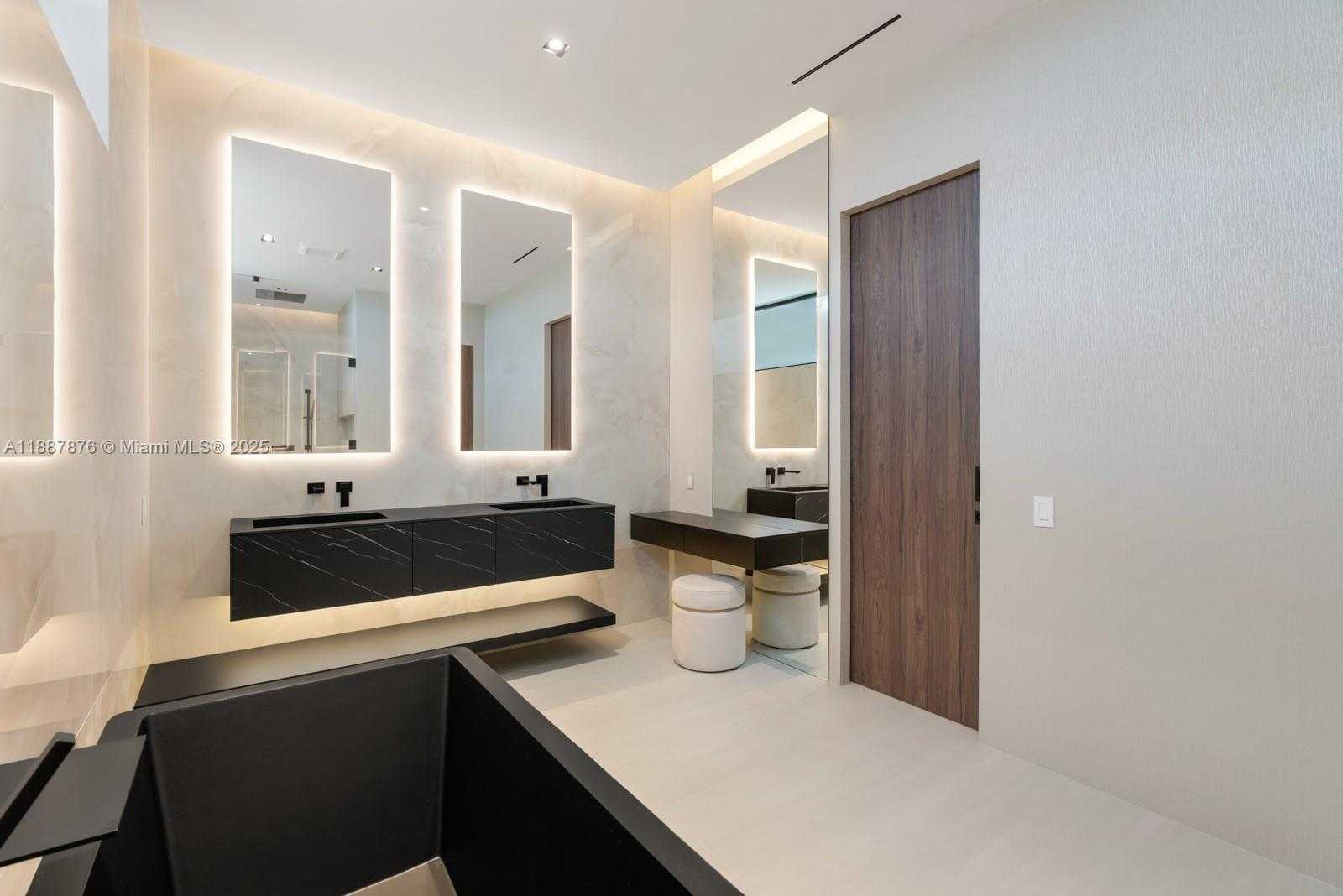 Small Image of 13225 ARCH CREEK TERR, North Miami Number 55