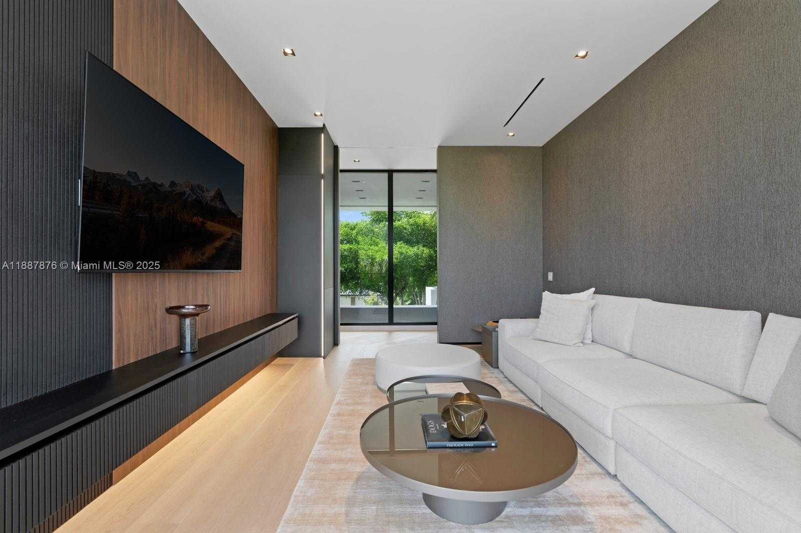 Small Image of 13225 ARCH CREEK TERR, North Miami Number 59