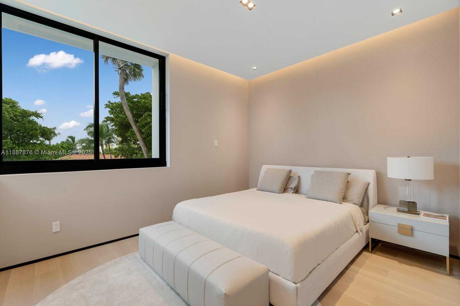 Small Image of 13225 ARCH CREEK TERR, North Miami Number 60
