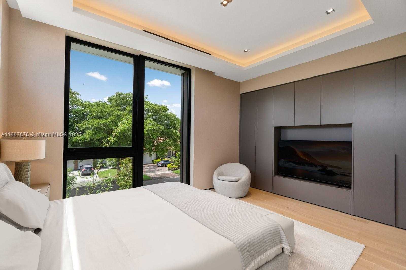 Small Image of 13225 ARCH CREEK TERR, North Miami Number 67