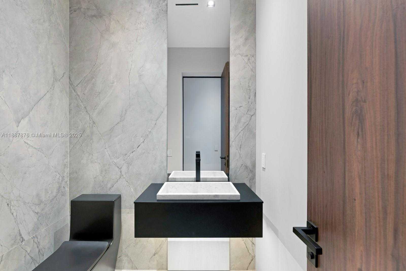 Small Image of 13225 ARCH CREEK TERR, North Miami Number 71