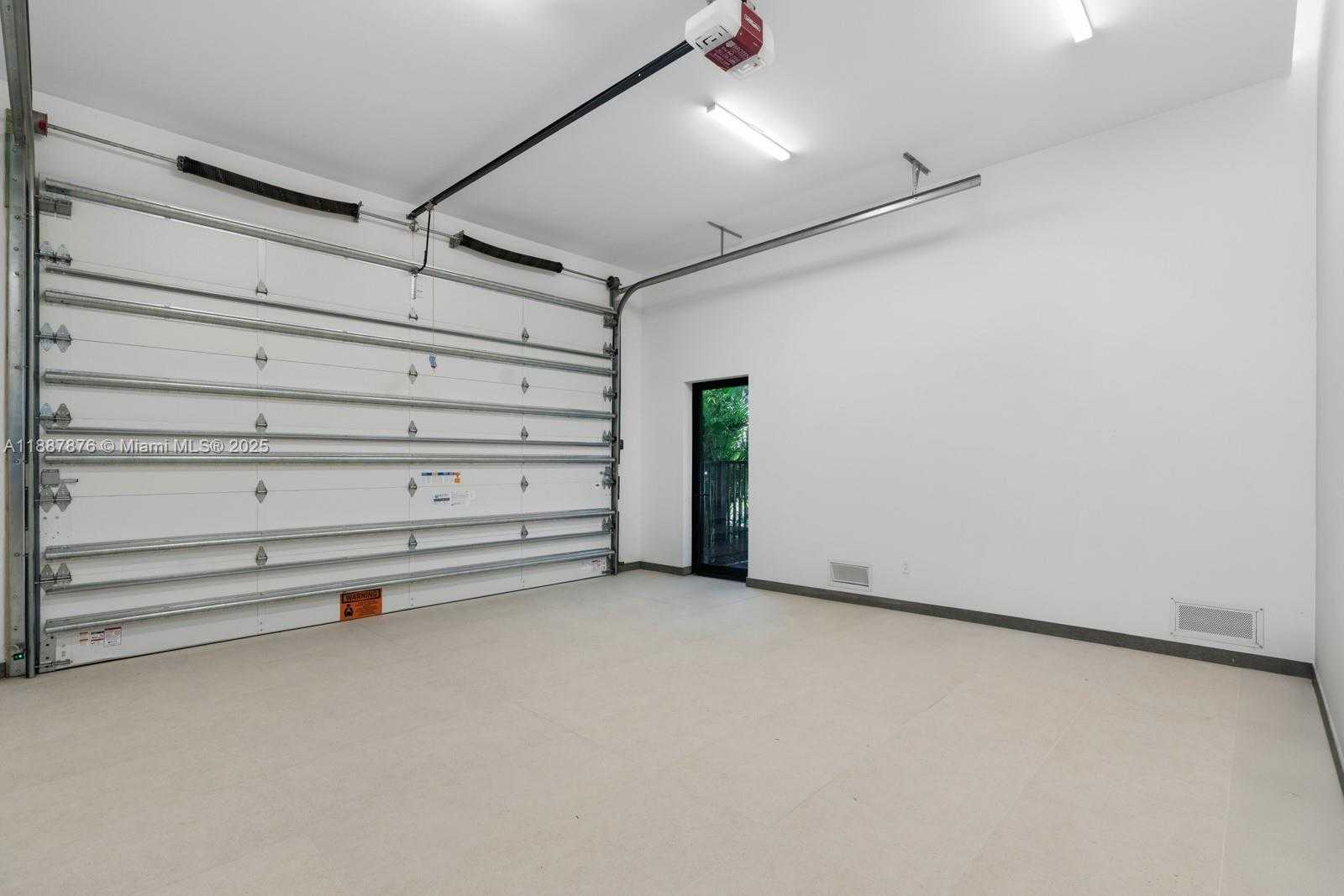 Small Image of 13225 ARCH CREEK TERR, North Miami Number 72