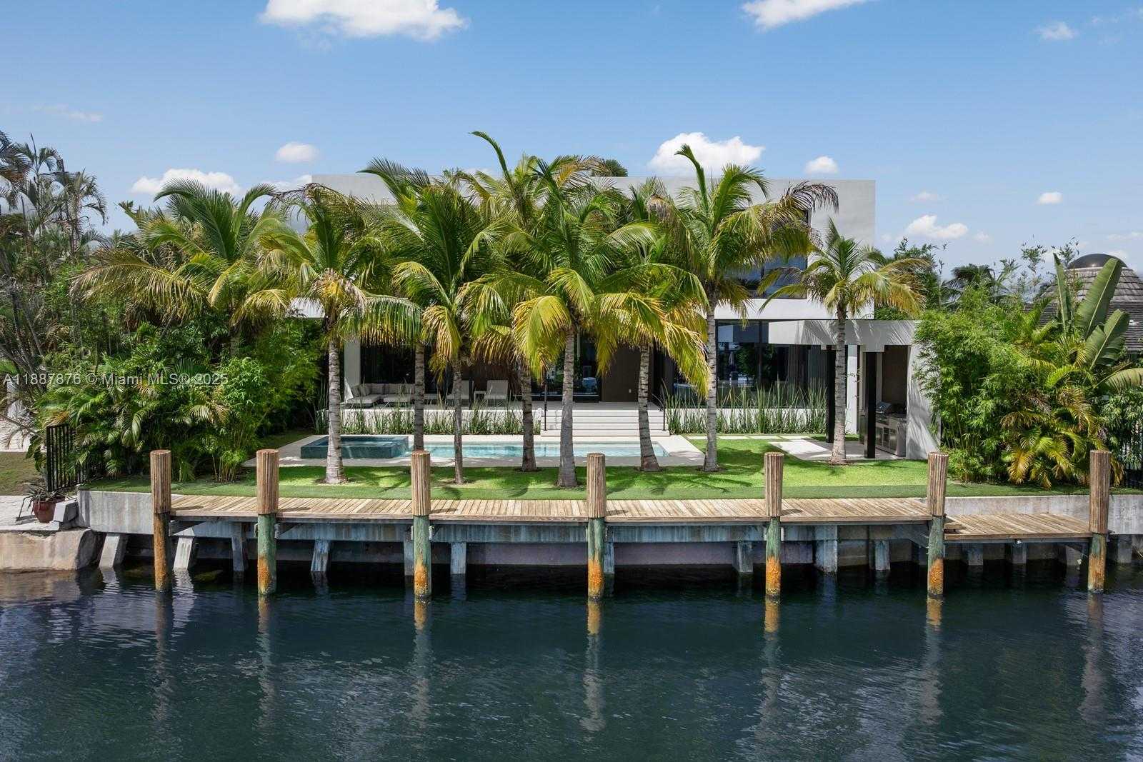 Small Image of 13225 ARCH CREEK TERR, North Miami Number 73