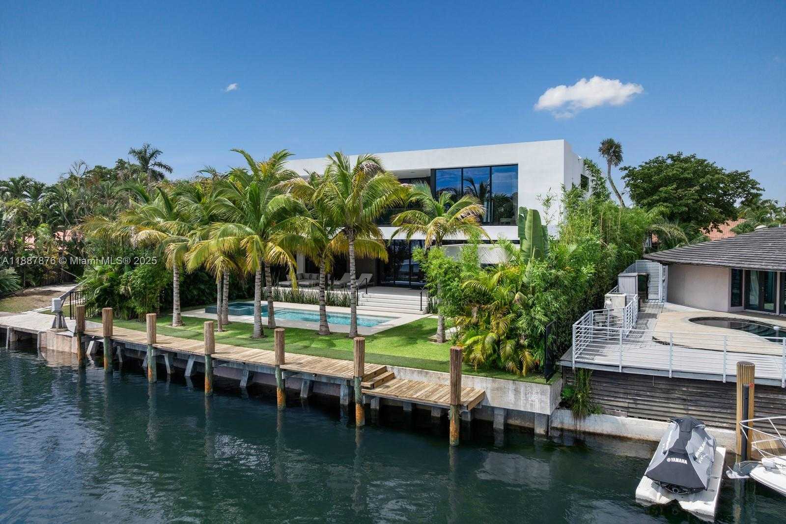 Small Image of 13225 ARCH CREEK TERR, North Miami Number 74