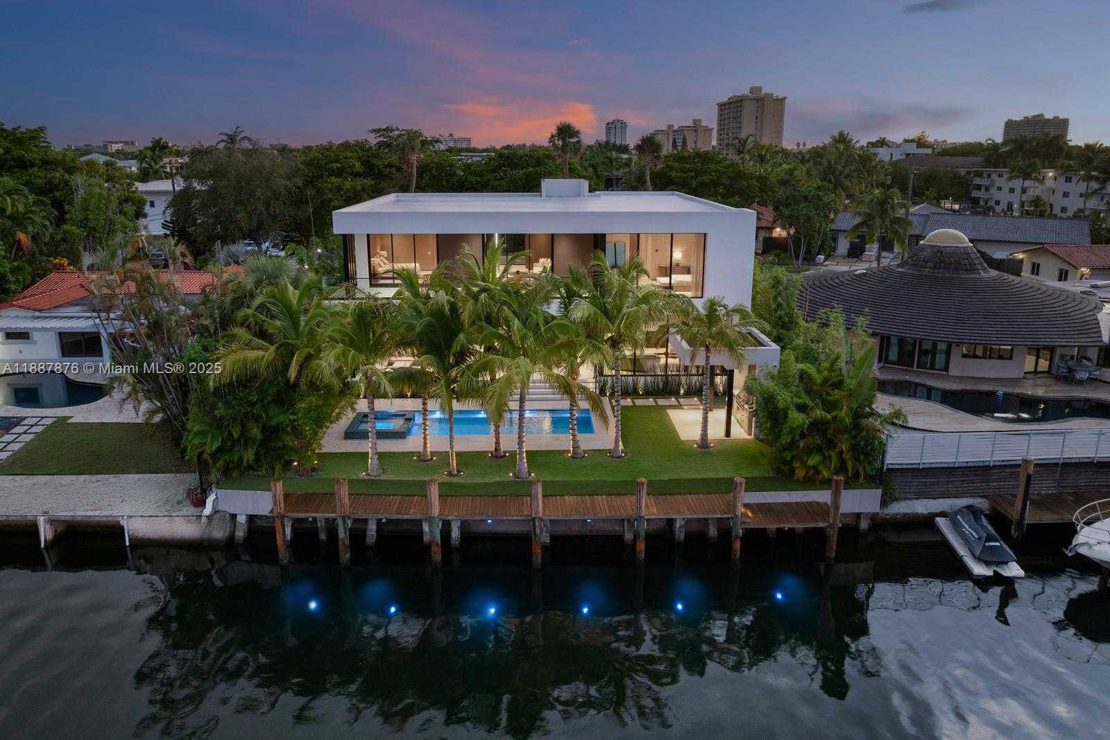 Small Image of 13225 ARCH CREEK TERR, North Miami Number 76