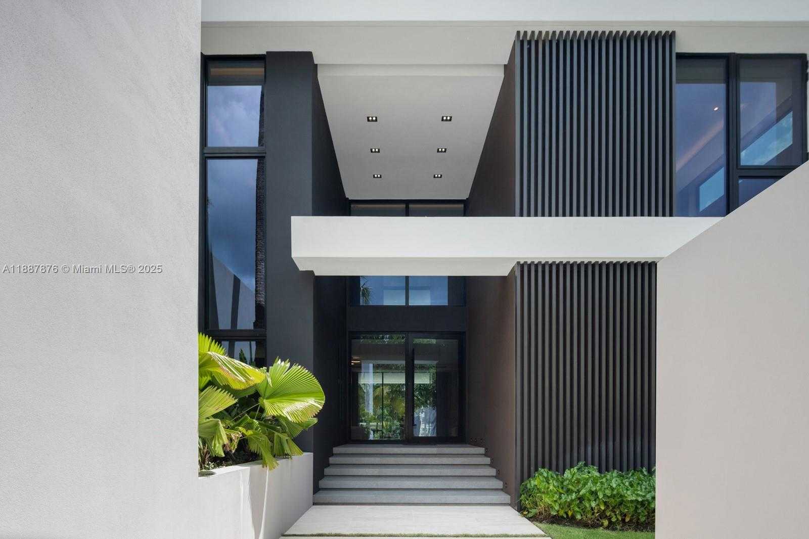 Small Image of 13225 ARCH CREEK TERR, North Miami Number 8