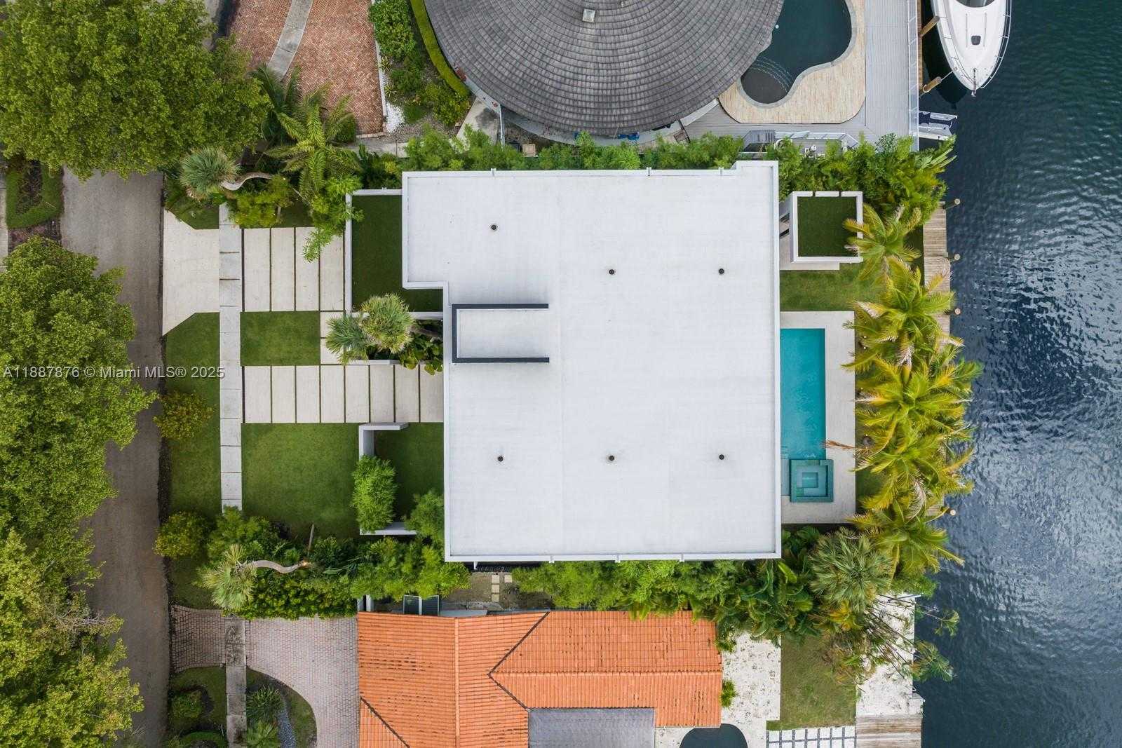 Small Image of 13225 ARCH CREEK TERR, North Miami Number 82