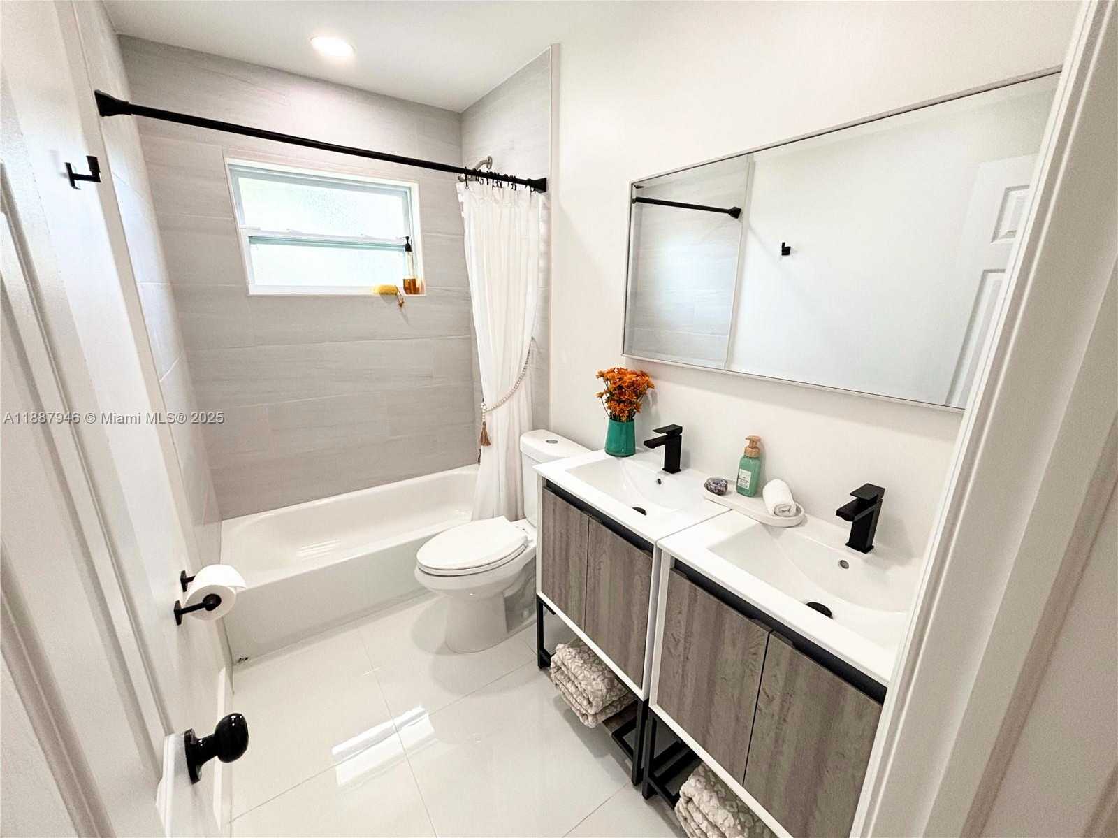 Small Image of 9420 DOMINICAN DR, Cutler Bay Number 11