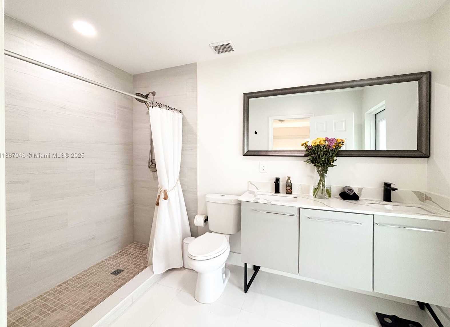 Small Image of 9420 DOMINICAN DR, Cutler Bay Number 13