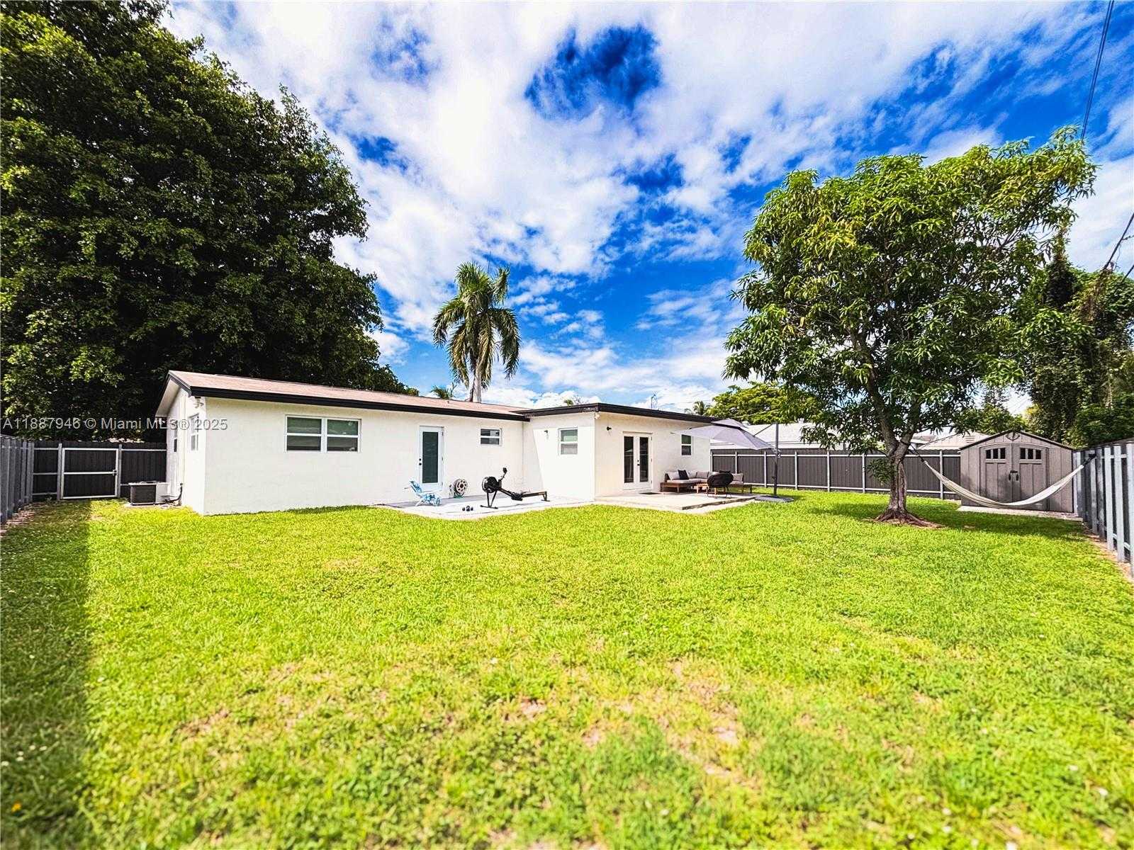 Small Image of 9420 DOMINICAN DR, Cutler Bay Number 20