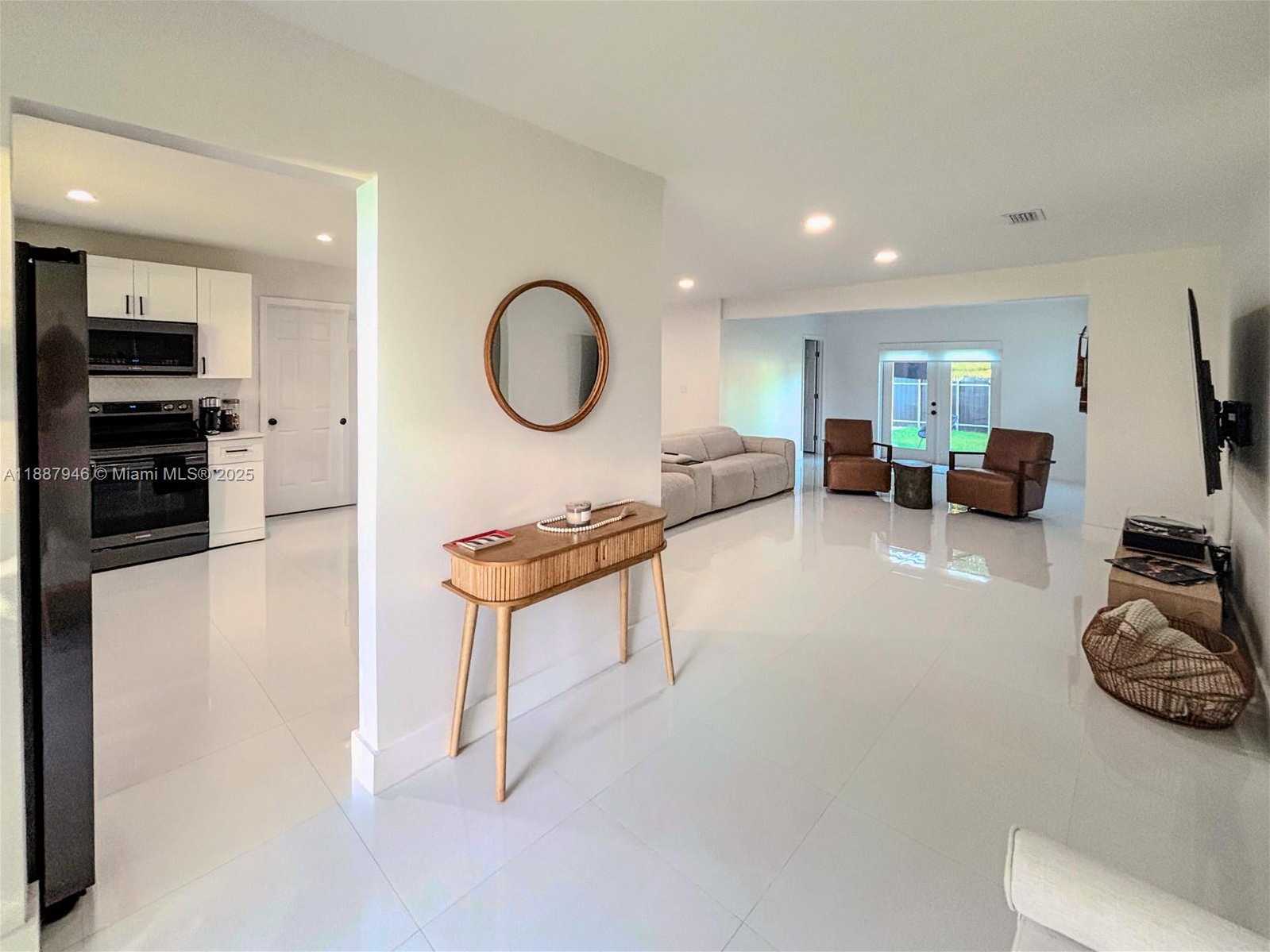 Small Image of 9420 DOMINICAN DR, Cutler Bay Number 3
