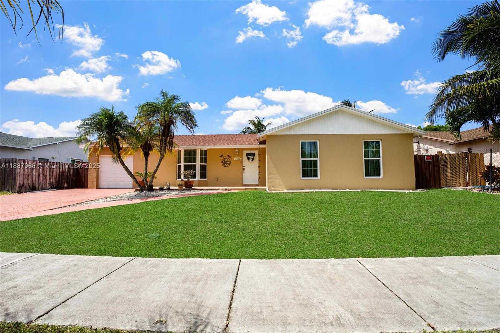 Small Image of 13211 SOUTH WEST 262ND TER, Homestead Number 38