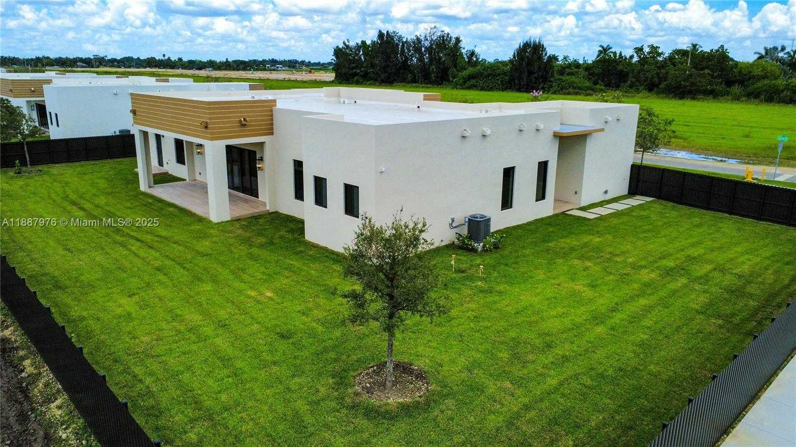 Small Image of 17372 SOUTH WEST 287TH, Homestead Number 2