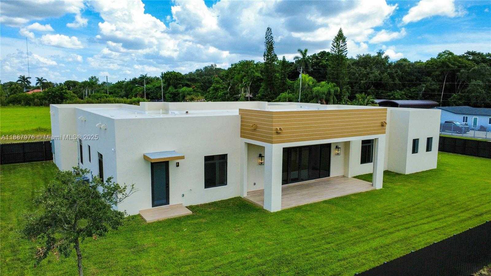 Small Image of 17372 SOUTH WEST 287TH, Homestead Number 3