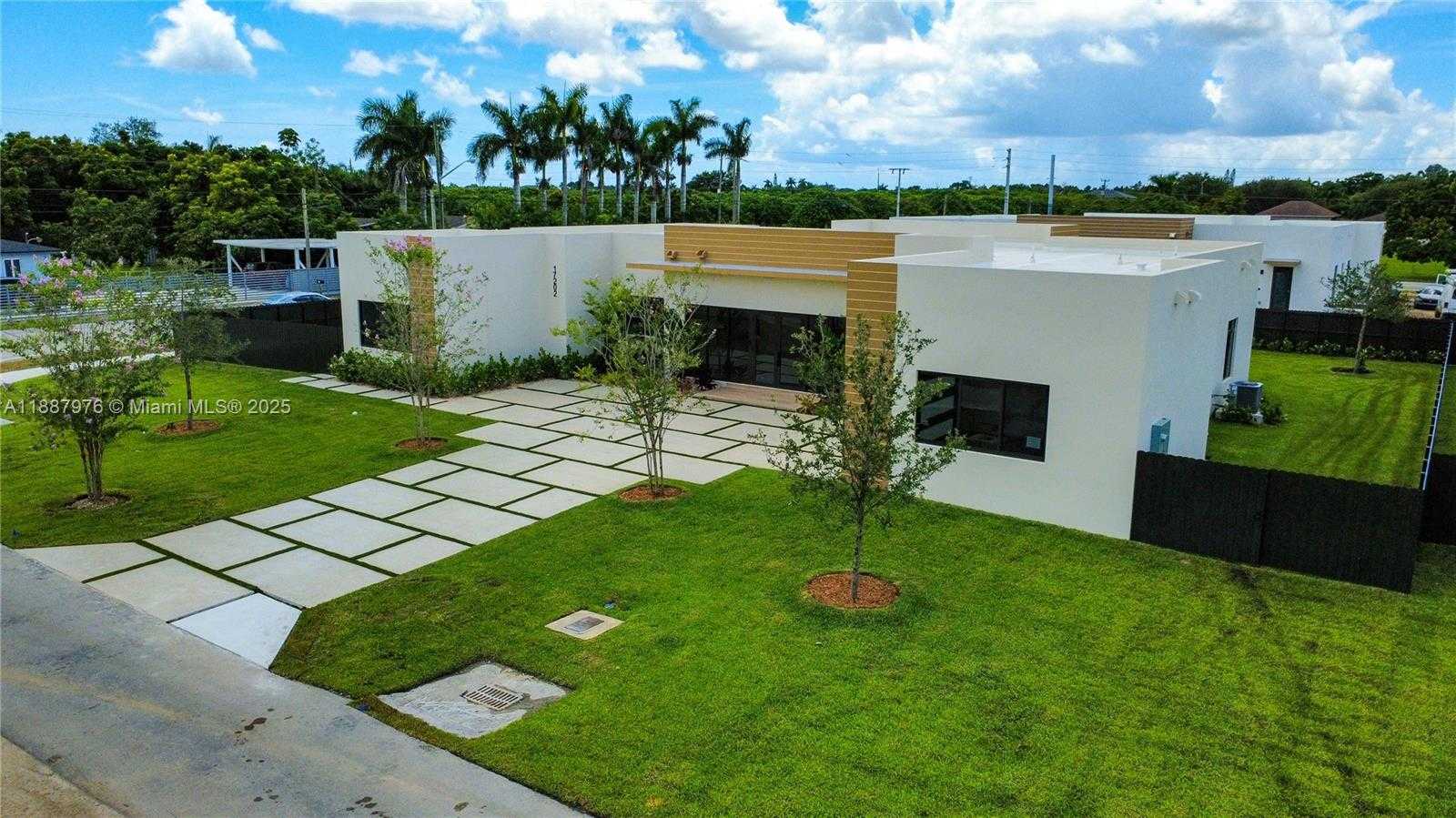 Small Image of 17372 SOUTH WEST 287TH, Homestead Number 4