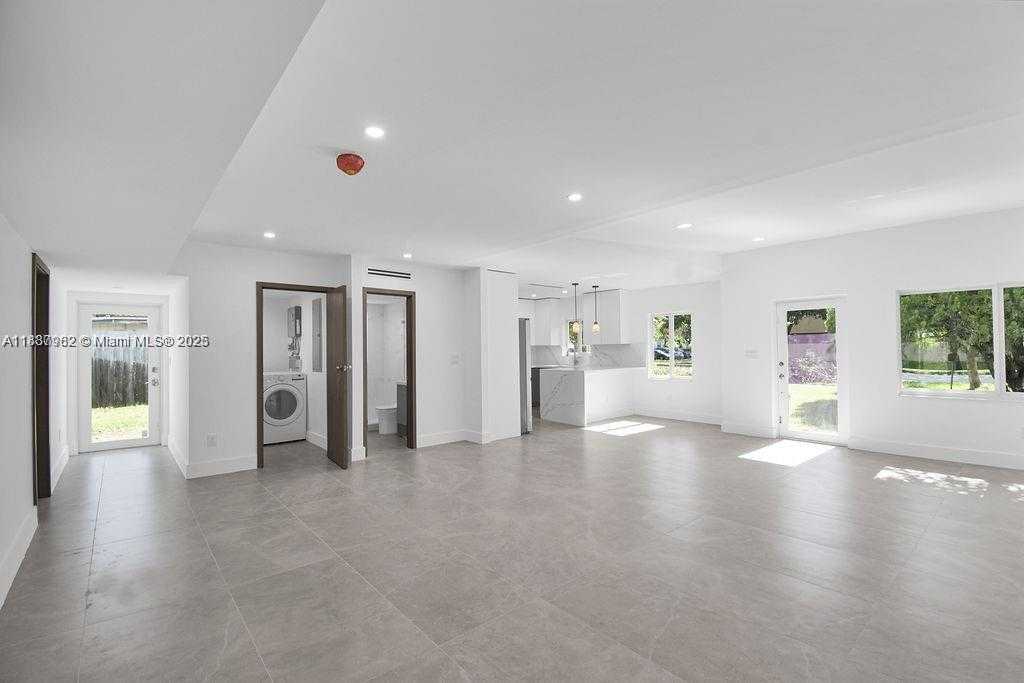 Small Image of 7902 SOUTH WEST 67TH AVE, South Miami Number 11