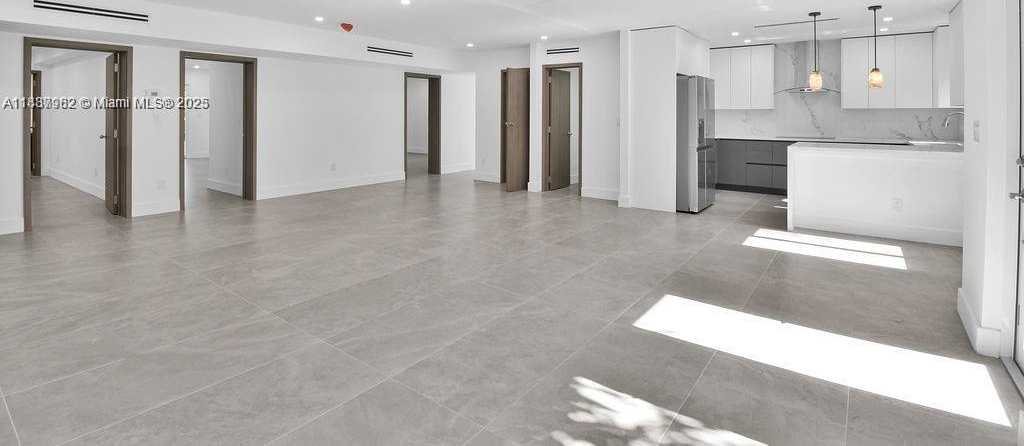 Small Image of 7902 SOUTH WEST 67TH AVE, South Miami Number 12