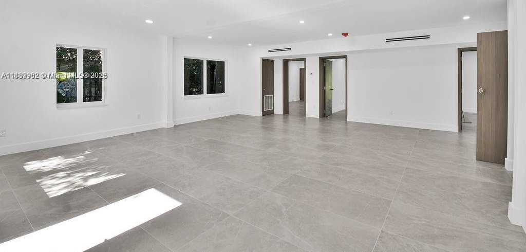 Small Image of 7902 SOUTH WEST 67TH AVE, South Miami Number 13