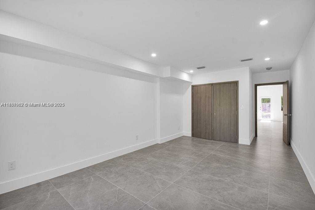 Small Image of 7902 SOUTH WEST 67TH AVE, South Miami Number 14