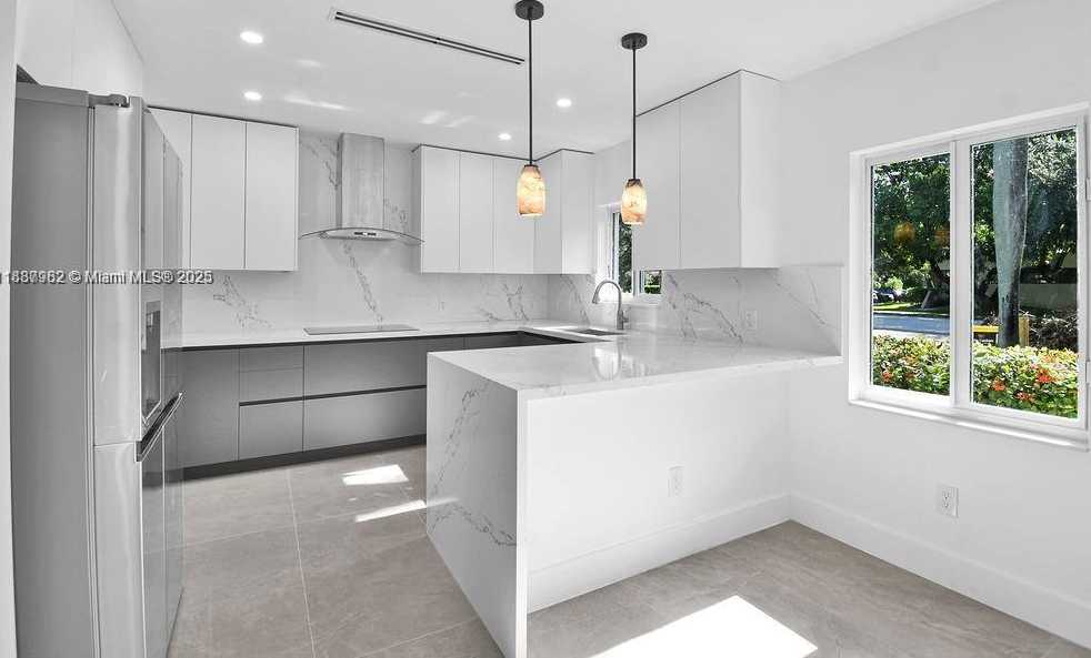 Small Image of 7902 SOUTH WEST 67TH AVE, South Miami Number 4